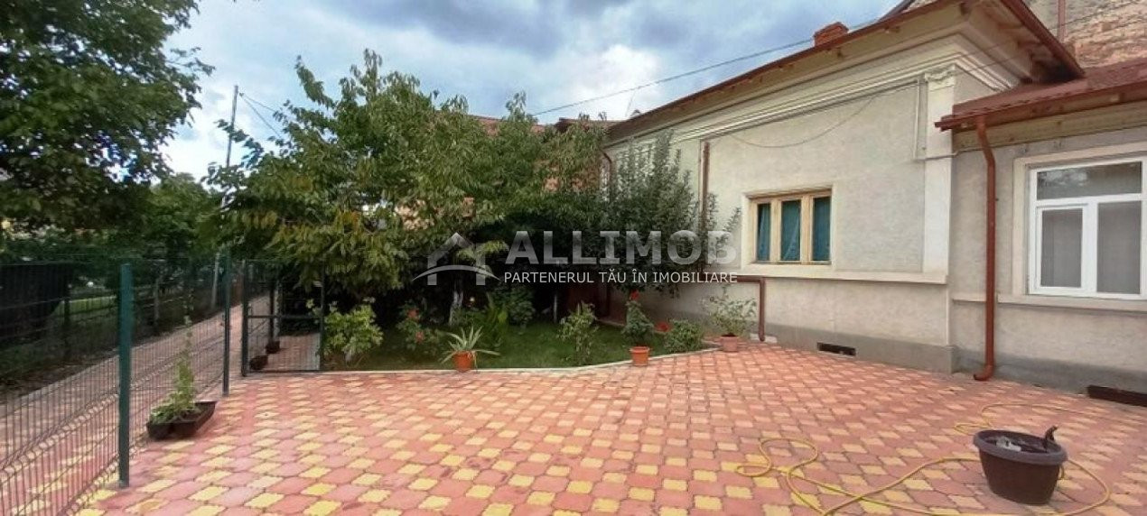 Casa 3 camere in Ploiesti, zona Ultracentral. 