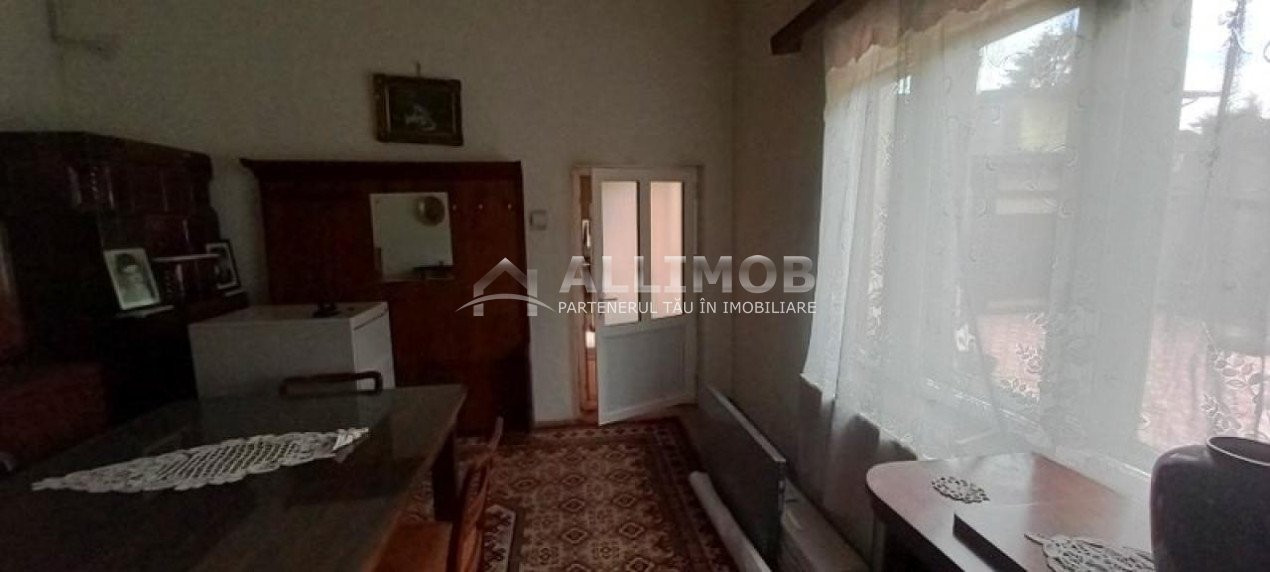 Casa 3 camere in Ploiesti, zona Ultracentral. 