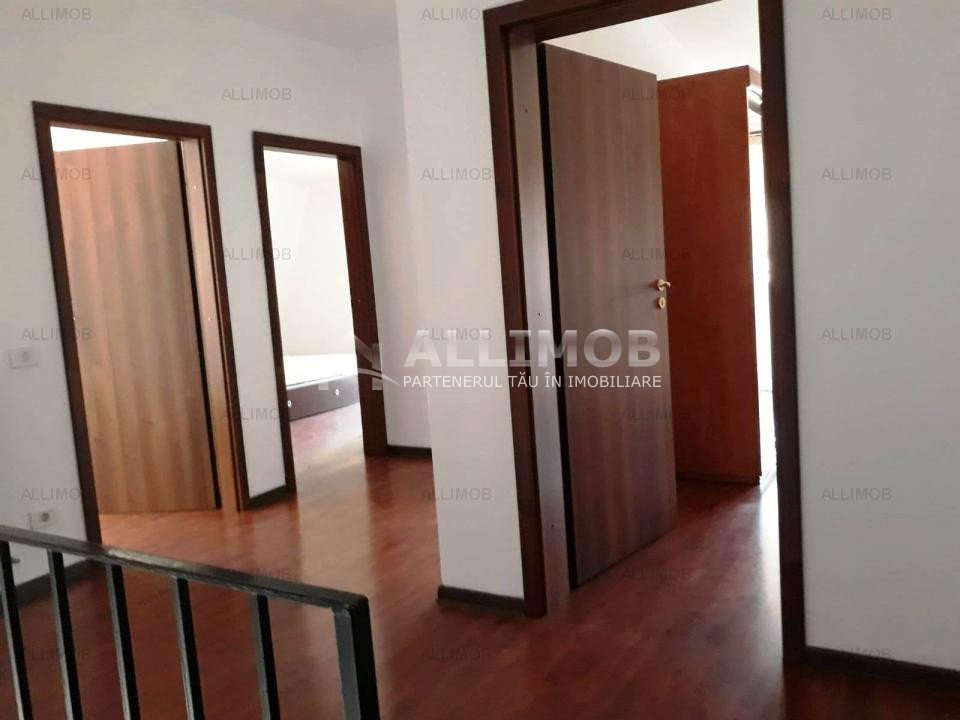 Casa 5 camere in Bucov