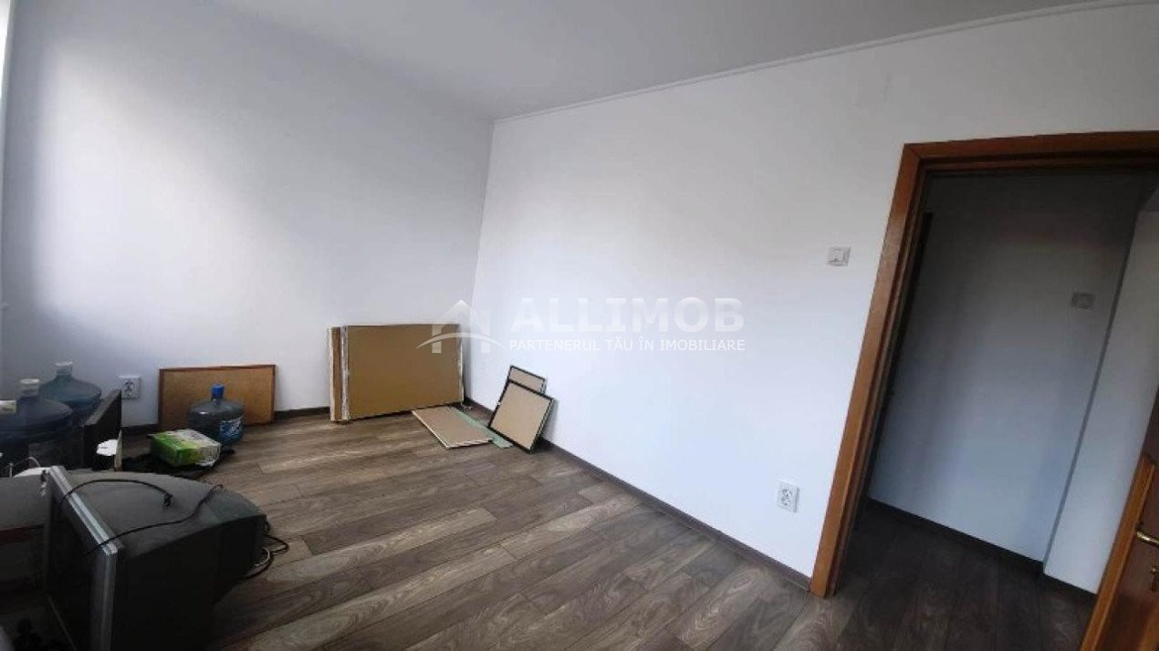 Apartament 2 camere nemobilat zona Piata Victoriei