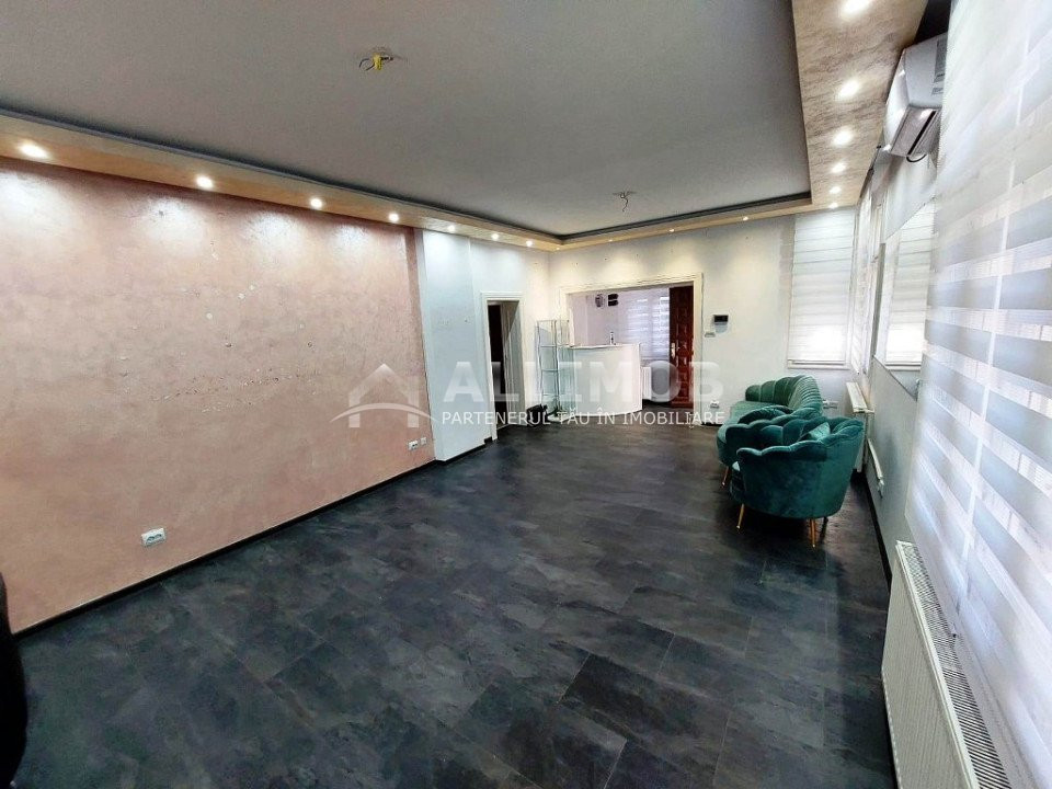 Apartament parter, 2 camere in casa la curte