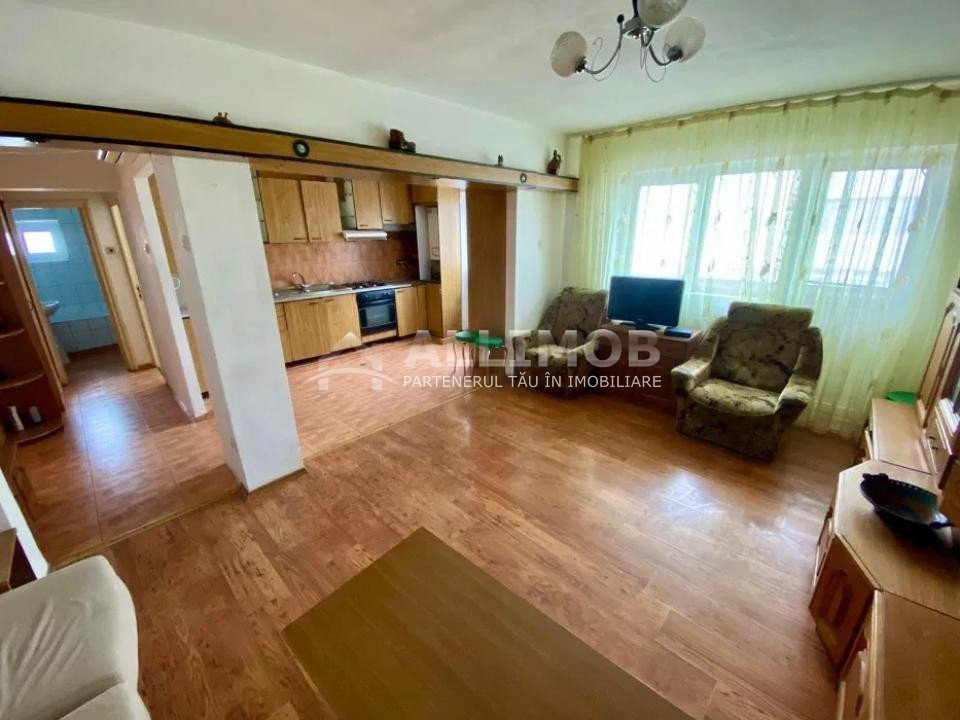 Apartament 3 camere, centrala termica, zona Bulevardul Bucuresti