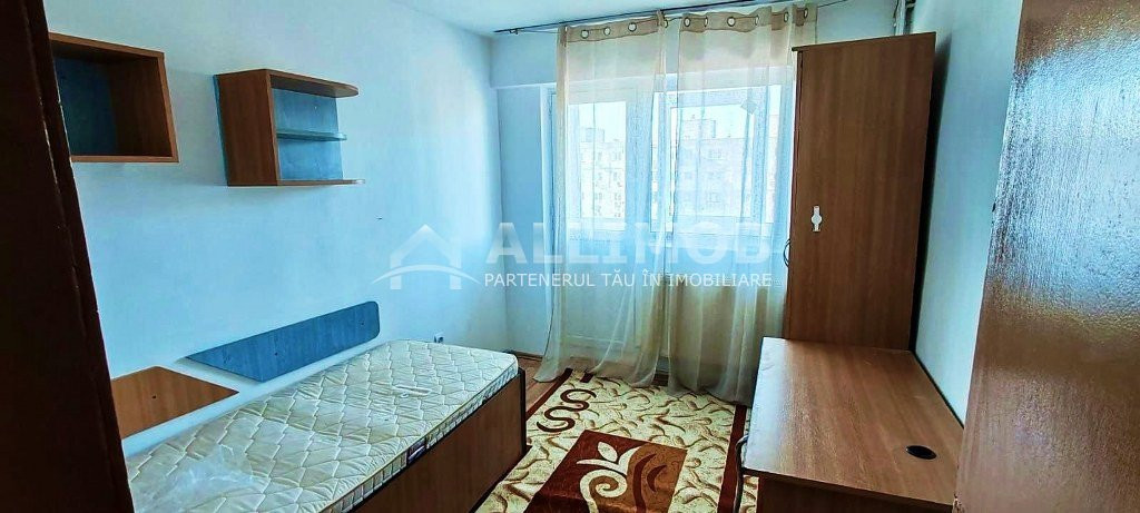 Apartament 3 camere, centrala termica, zona Bulevardul Bucuresti