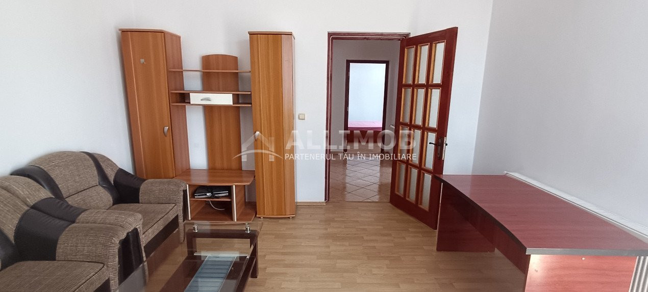 Apartament 3 camere ,  in Ploiesti, zona centrala .