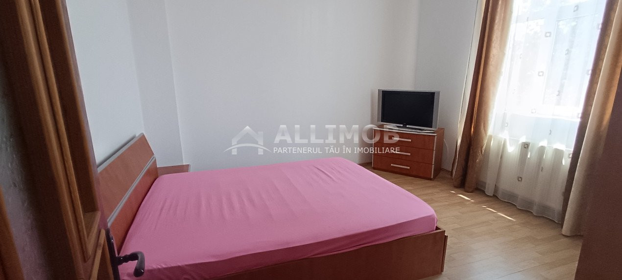 Apartament 3 camere ,  in Ploiesti, zona centrala .