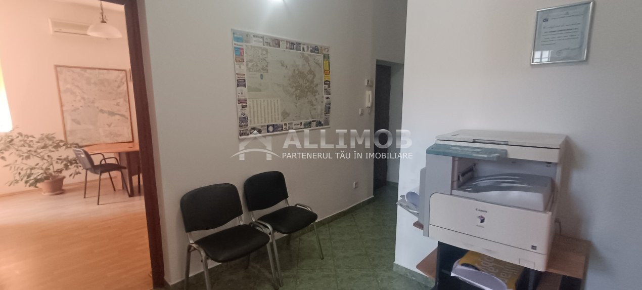 Cladire  P+1 , 8 camere in Ploiesti, zona Centrala, pretabil  cabinete, saloane,