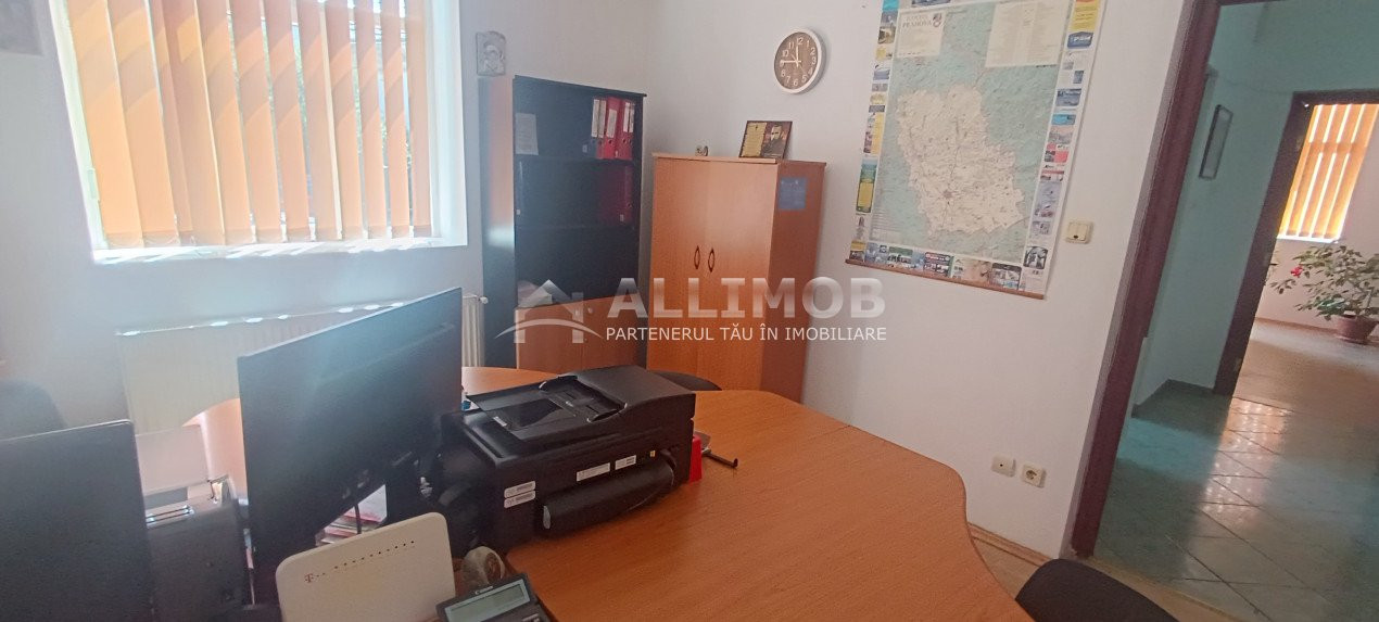 Cladire  P+1 , 8 camere in Ploiesti, zona Centrala, pretabil  cabinete, saloane,