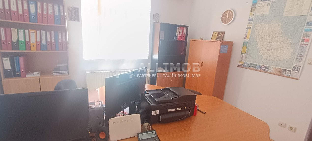 Cladire  P+1 , 8 camere in Ploiesti, zona Centrala, pretabil  cabinete, saloane,