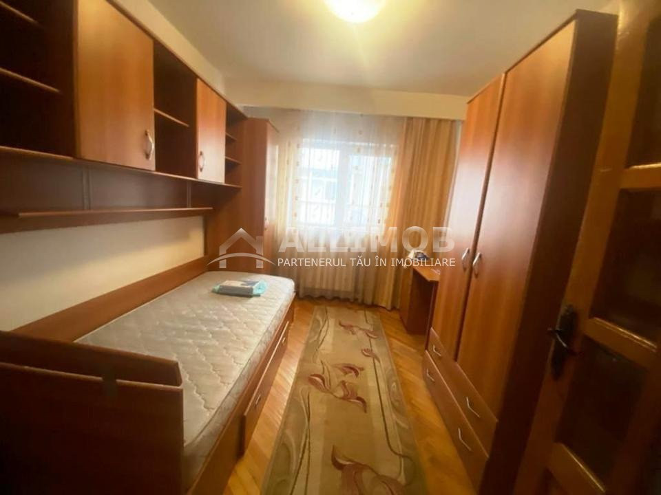 Apartament 4 camere in Ploiesti, zona centrala