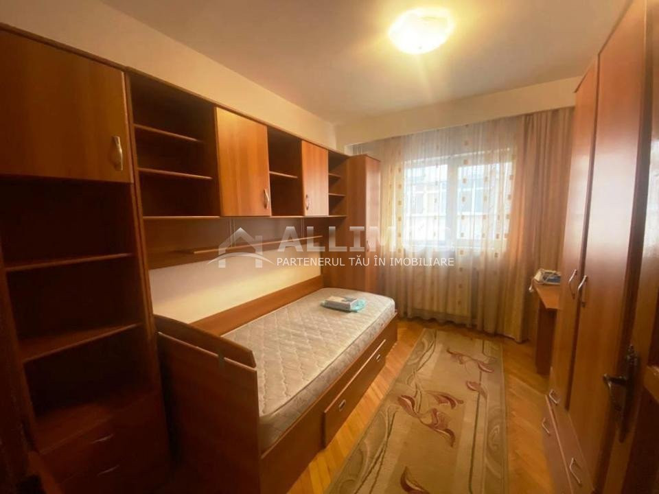 Apartament 4 camere in Ploiesti, zona centrala