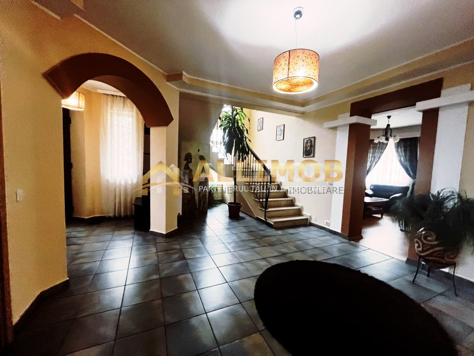 5-room villa, in Ploiesti, 8 Martie area.