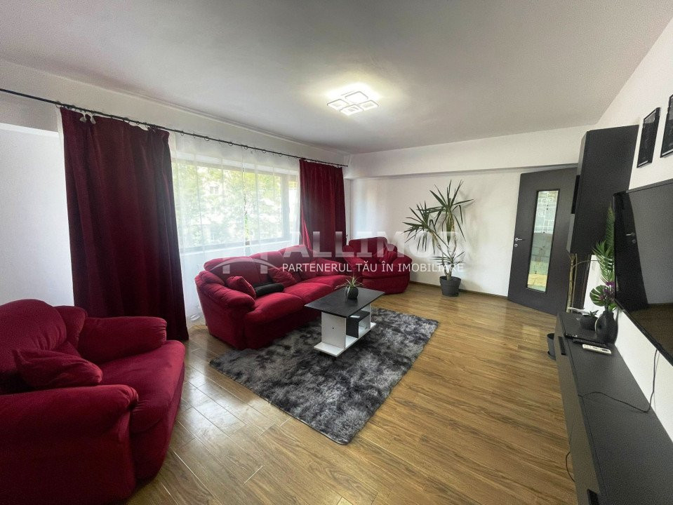 Apartament 3 camere zona 9 Mai