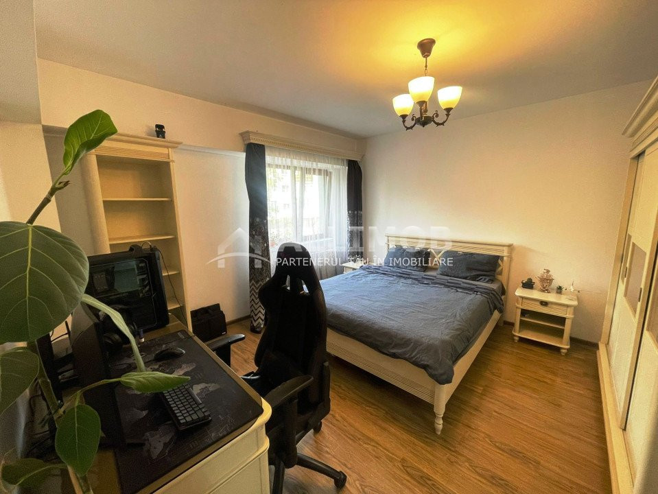 Apartament 3 camere zona 9 Mai