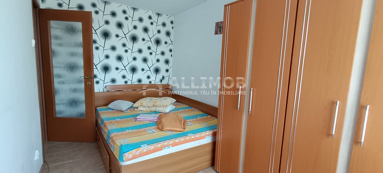 Apartament 3 camere semidecomandat in Ploiesti, zona Baraolt 