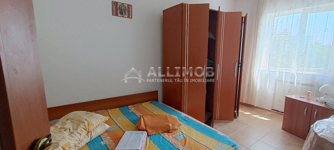 Apartament 3 camere semidecomandat in Ploiesti, zona Baraolt 