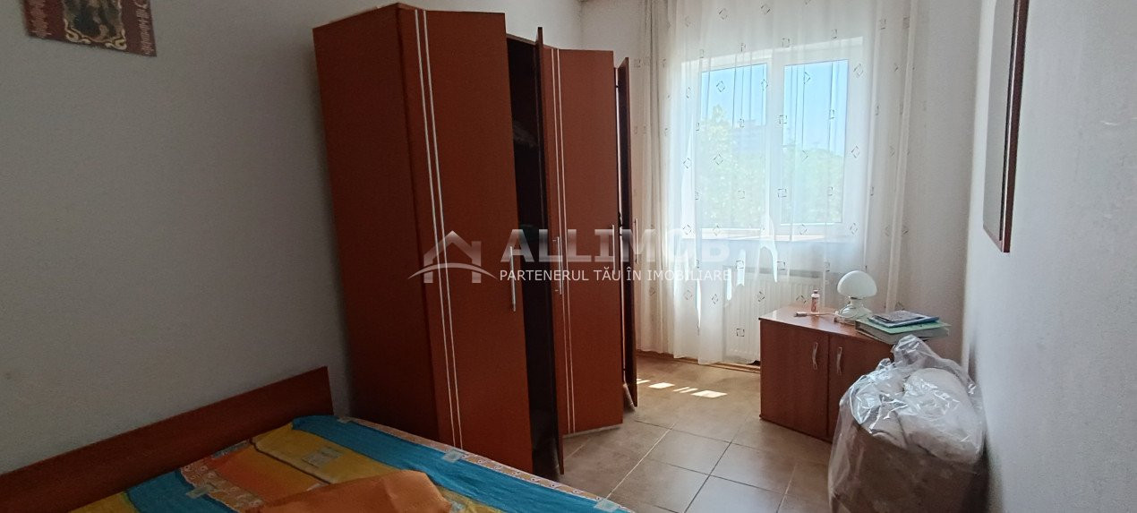 Apartament 3 camere semidecomandat in Ploiesti, zona Baraolt 