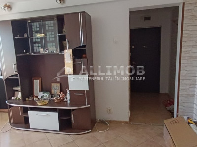 Apartament 3 camere semidecomandat in Ploiesti, zona Baraolt 