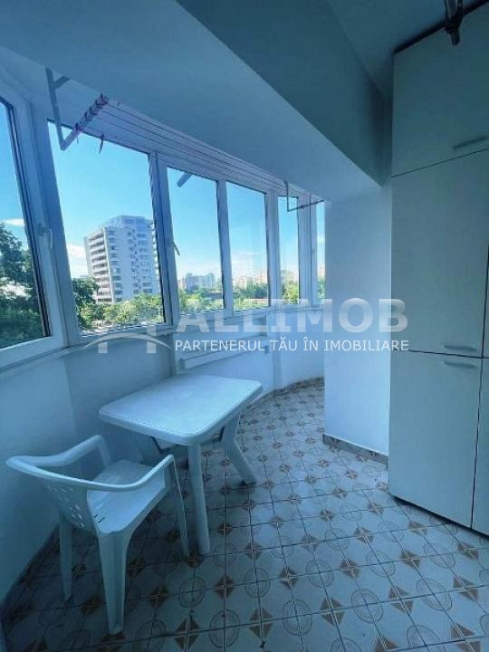 Apartament 3 camere zona Piata Mihai Viteazul